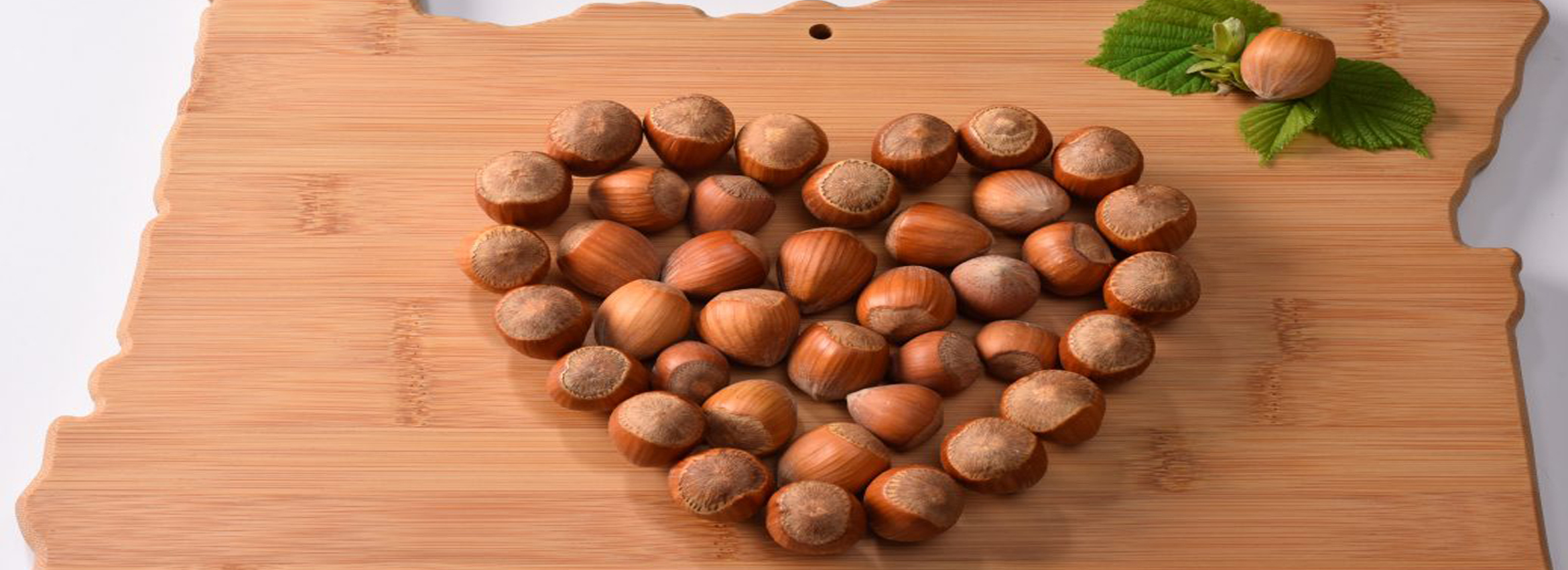 Natural, tasty, tempting ... charge to your day with the energy of dried fruit! Antioxidant, source of energy, especially nutritious and rich in vitamins!